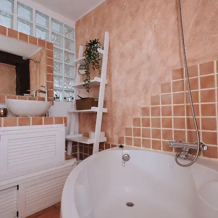 Apartamento Cozy Attic With Terrace- 1bd 1bth- San Vicente Sevilla