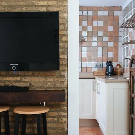 Cozy Attic With Terrace- 1bd 1bth- San Vicente Sevilla